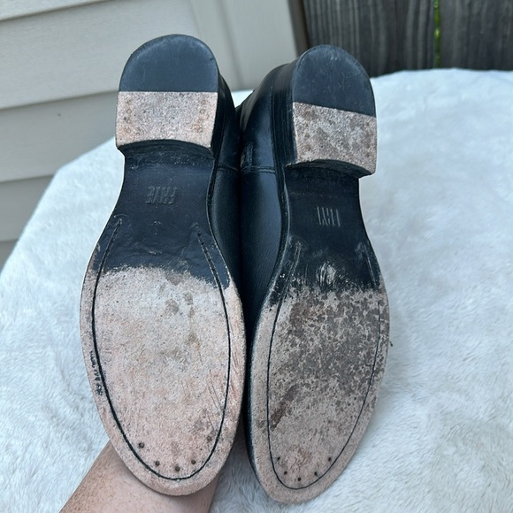 Frye Womens 7.5 Carly Boot Black Leather solid pull on round toe ankle - Picture 6 of 9